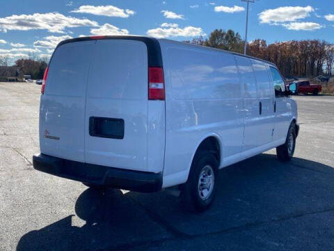 2022 Chevrolet Express 2500
