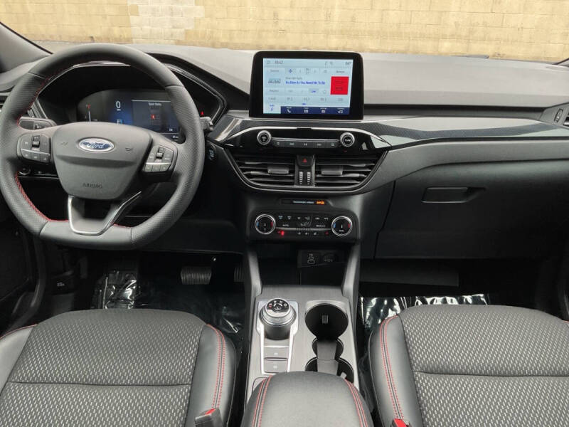 2025 Ford Escape ST-Line Select