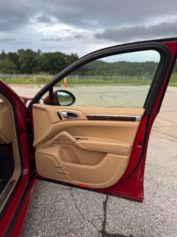 2013 Porsche Cayenne GTS