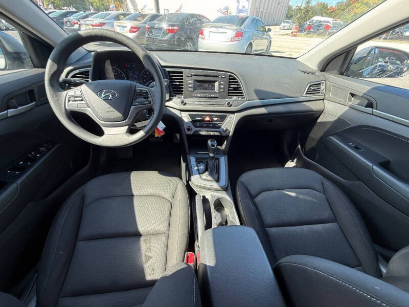 2018 Hyundai Elantra SE