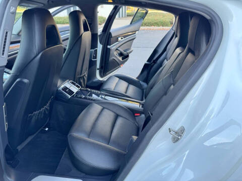 2015 Porsche Panamera