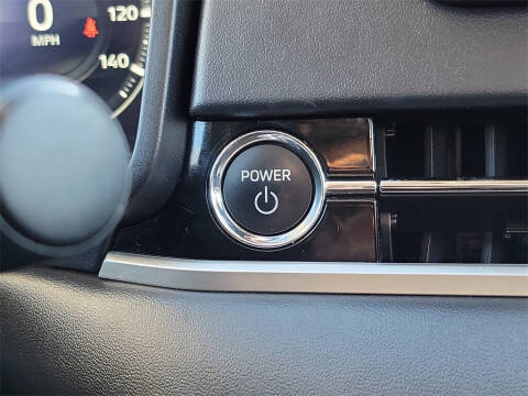 2024 Mitsubishi Outlander PHEV SE