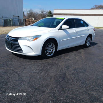2015 Toyota Camry for sale at Ideal Auto Sales, Inc. in Waukesha WI