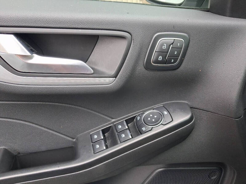 2025 Ford Escape Platinum