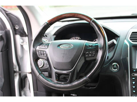 2017 Ford Explorer Platinum