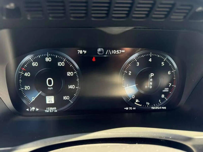 2016 Volvo XC90 T6 Momentum