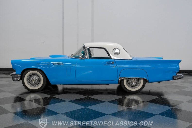 1957 Ford Thunderbird
