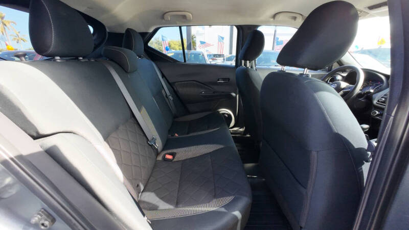 2020 Nissan Kicks SV