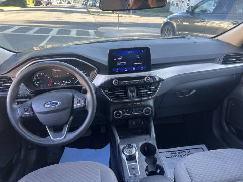 2020 Ford Escape SE