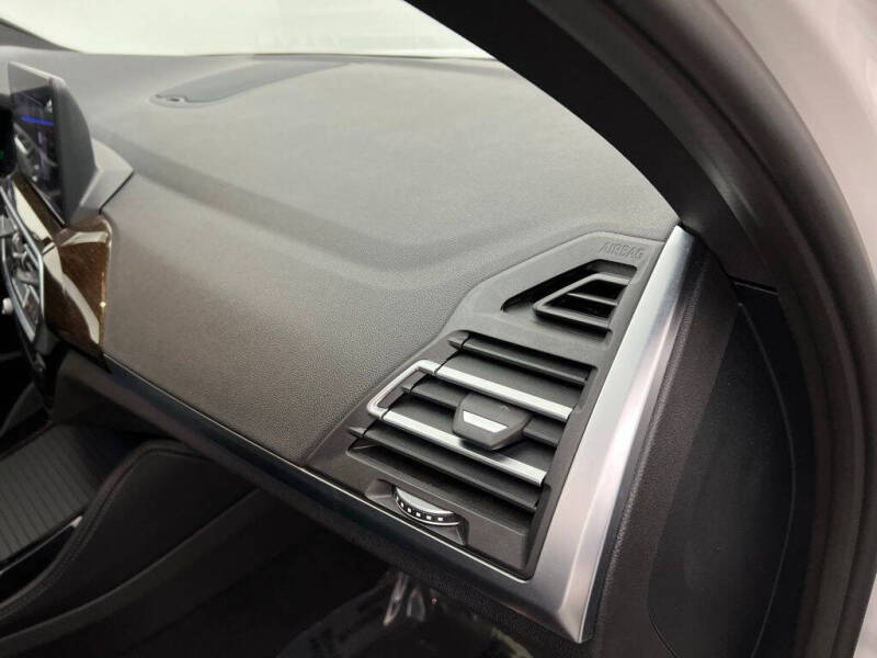 2024 BMW X4 xDrive30i