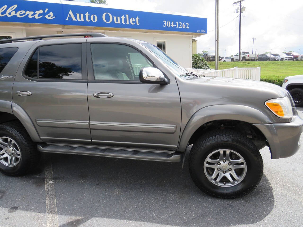 2007 Toyota Sequoia for sale at Colbert's Auto Outlet in Hickory, NC