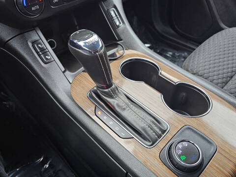 2017 GMC Acadia SLE-2