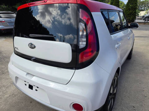 2018 Kia Soul +