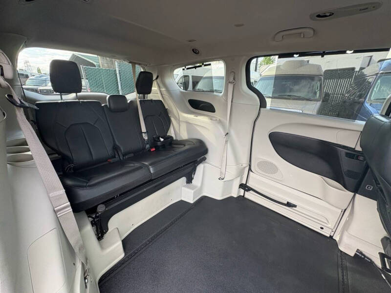 2018 Chrysler Pacifica Touring L