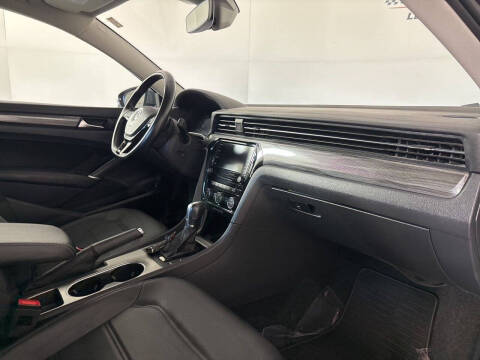 2020 Volkswagen Passat R-Line