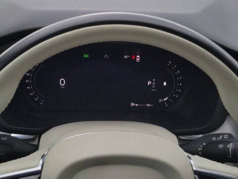 2024 Volvo XC60 B5 Core Dark Theme