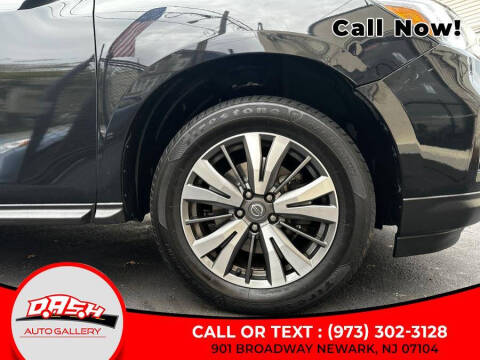 2020 Nissan Pathfinder SL