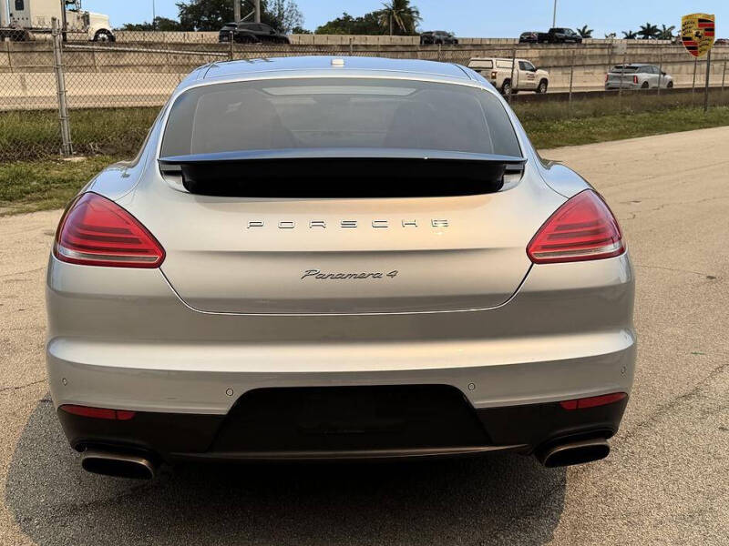 2016 Porsche Panamera