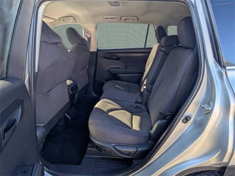 2022 Toyota Highlander LE