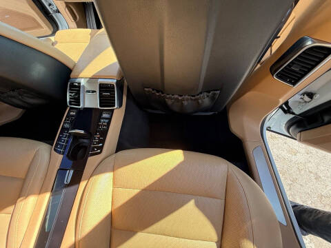 2016 Porsche Panamera S