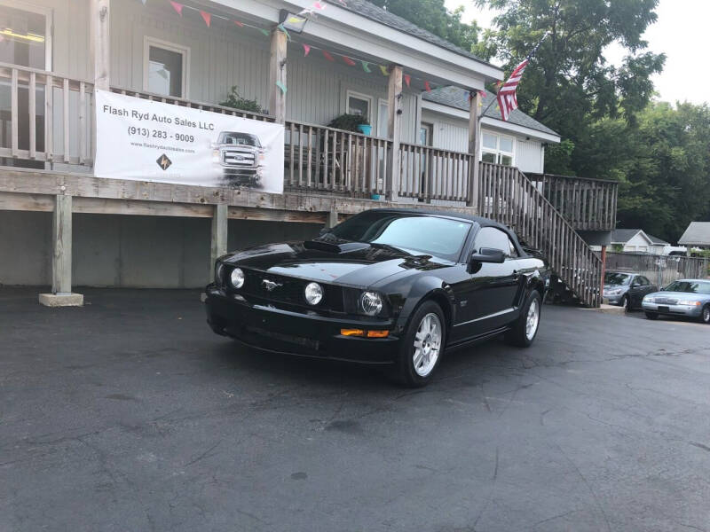 2007 Ford Mustang for sale at Flash Ryd Auto Sales in Kansas City KS