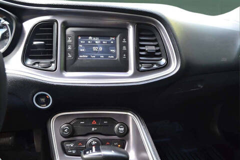 2015 Dodge Challenger SXT