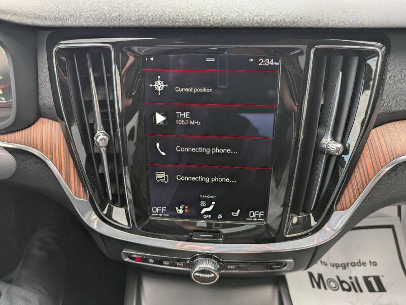 2022 Volvo S60 B5 Momentum