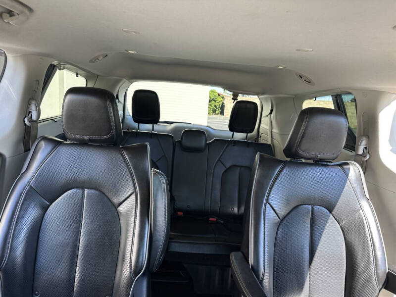 2018 Chrysler Pacifica Hybrid Limited