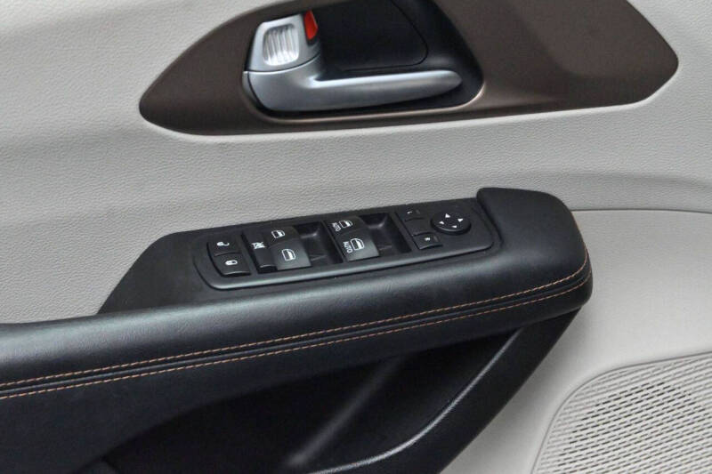 2018 Chrysler Pacifica Touring L