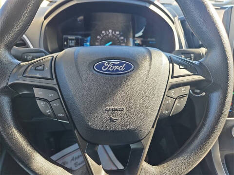 2022 Ford Edge SE