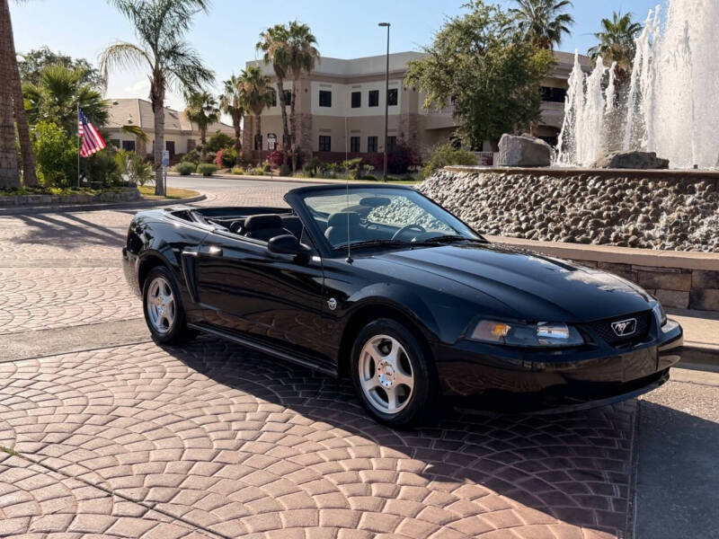 2004 Ford Mustang Deluxe