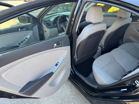 2017 Hyundai Accent SE