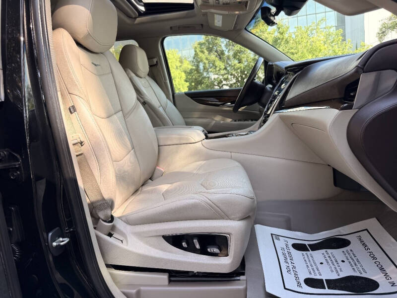 2017 Cadillac Escalade Luxury