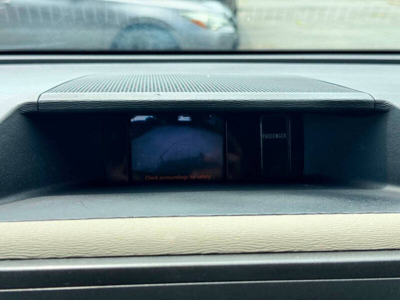 2012 Toyota Sienna LE 8-Passenger