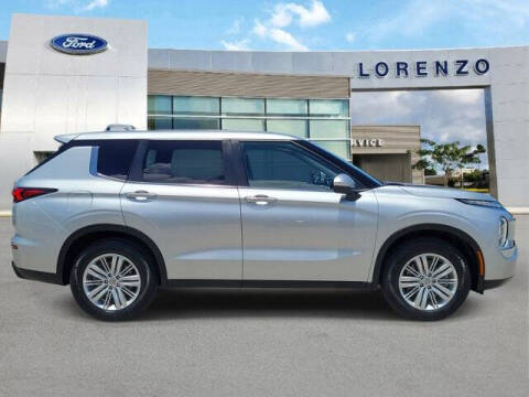 2024 Mitsubishi Outlander ES