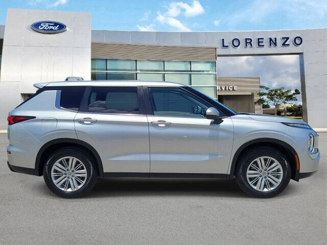 2024 Mitsubishi Outlander ES