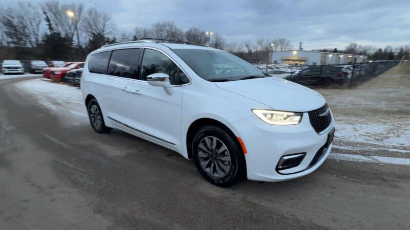 2021 Chrysler Pacifica Hybrid Limited photo 6