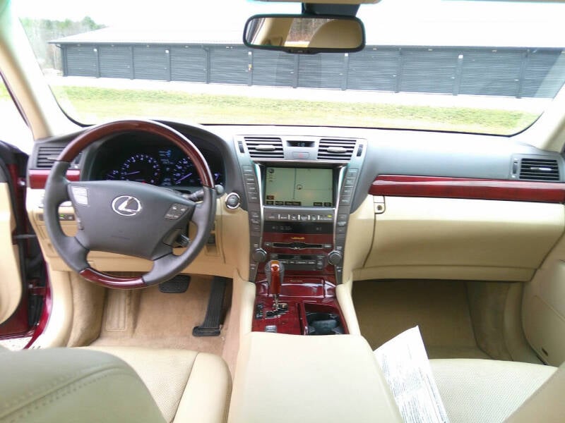 2007 Lexus LS Base photo 14