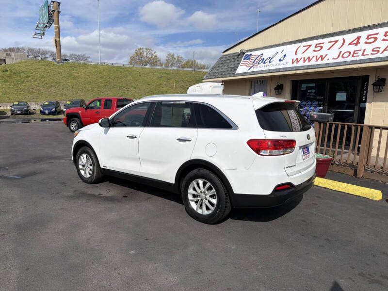 2016 Kia Sorento LX
