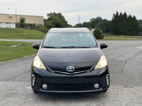 2013 Toyota Prius v Five