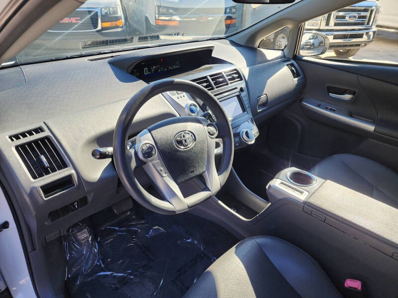 2014 Toyota Prius v Two