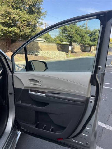 2021 Toyota Sienna LE 8-Passenger