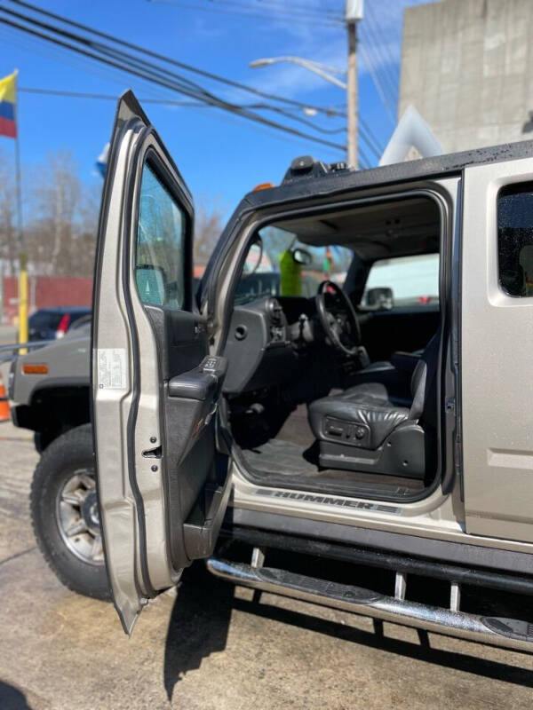 2005 HUMMER H2 Lux Series