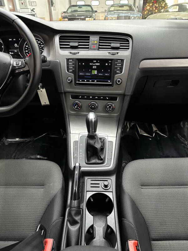 2017 Volkswagen Golf SportWagen TSI S 4Motion