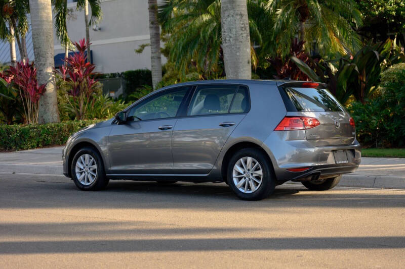 2017 Volkswagen Golf TSI S