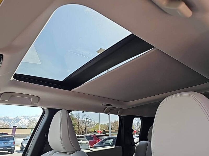 2025 Mitsubishi Outlander SEL Platinum Edition