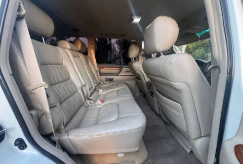 2004 Lexus LX 470