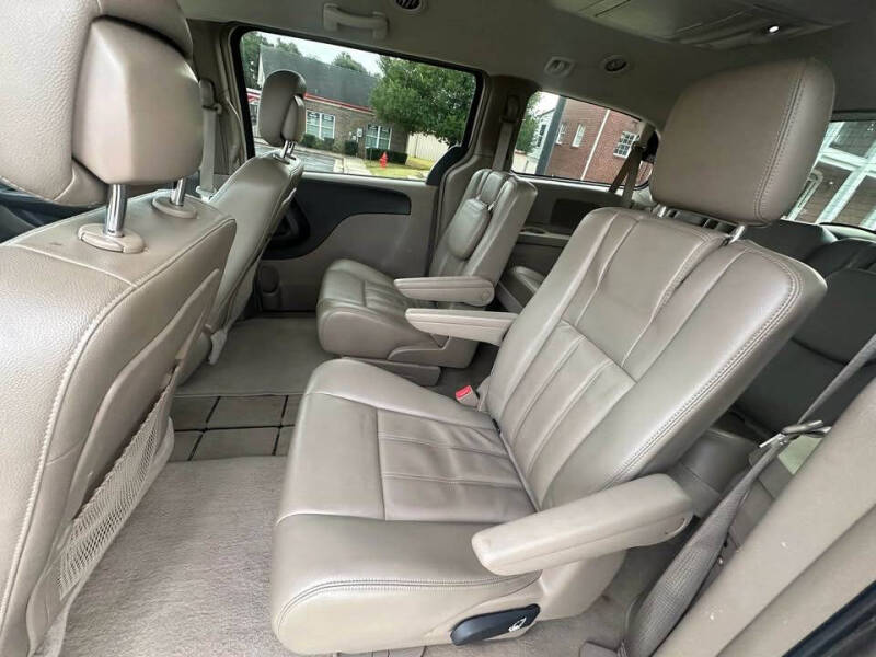 2013 Chrysler Town and Country Touring