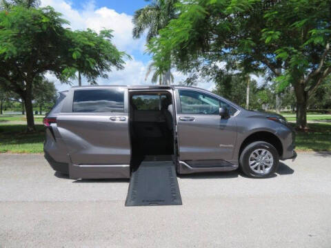 2024 Toyota Sienna XLE 7-Passenger
