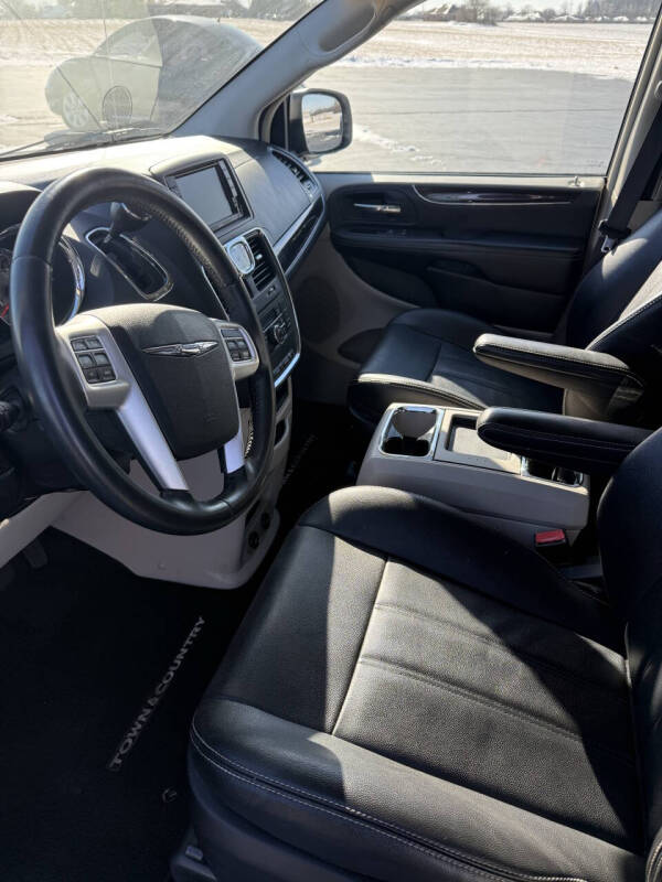 2016 Chrysler Town and Country Touring